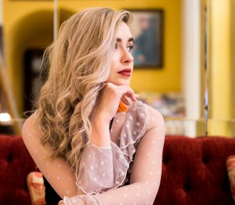 Sara Ryan speaks her mind on ‘Bright Blue Screens’