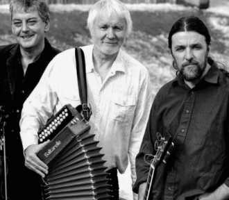 Máirtín O’Connor Trio in concert