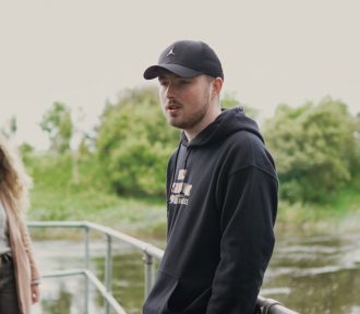 Rowlette doubles up for new single